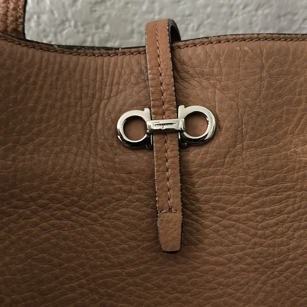 Salvatore Ferragamo Tan Leather Tote with Silver Gancini Accent - Picture 3 of 14